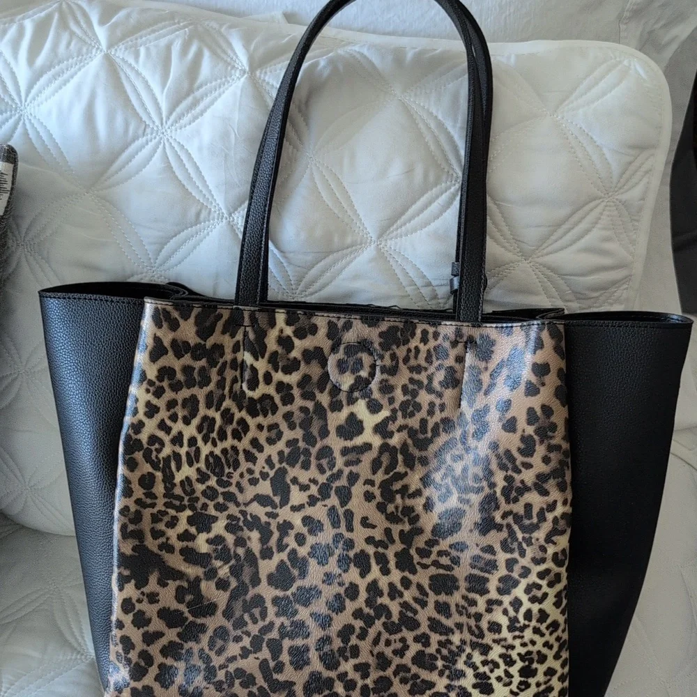 Leopard Print Black Tote Bag - Picture 2 of 7